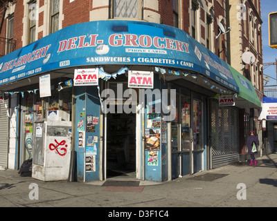 Quartier typique à l'épicerie deli dans la Ditmas Park de Brooklyn, New York. Banque D'Images