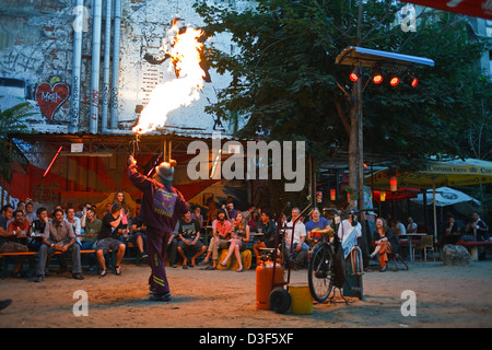 Berlin, Allemagne, le spectacle de feu M. Pyrofessor Saindoux Logo soirée au Tacheles Banque D'Images