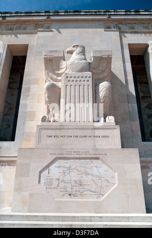 La grande sculpture de l'Aigle Château-Thierry Monument américain au-dessus de Château-Thierry, Aisne, Picardie. Banque D'Images