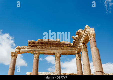 Ruines du temple de Jupiter à Baalbek, au Liban. Partie de la ville antique Héliopolis dans la vallée de la Bekaa. Banque D'Images