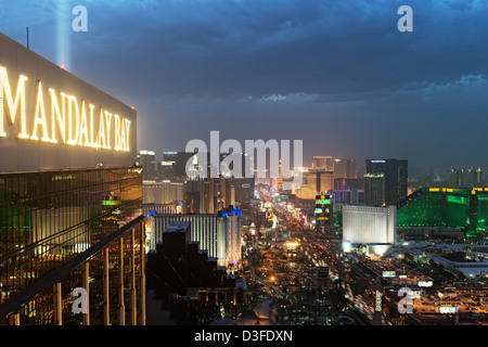 Las Vegas Skyline et la séquence vue depuis le dessus de l'hôtel Mandalay Bay et casinon, Las Vegas, Nevada, USA Banque D'Images