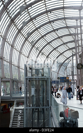 Strasbourg, France, de la Gare de Strasbourg sous la nouvelle coupole de verre Banque D'Images