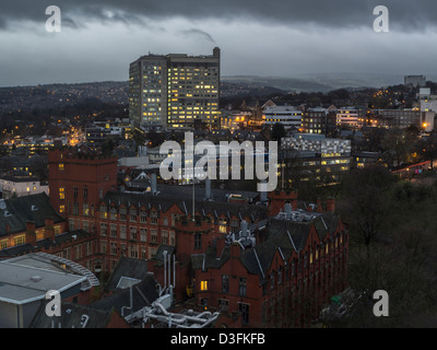 Vues aériennes de l'Université de Sheffield et Hallamshire tôt le matin dans le sud du Yorkshire en Angleterre Banque D'Images