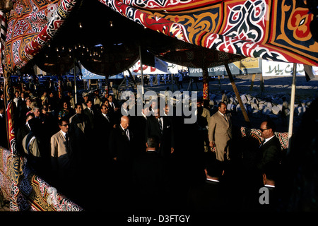 Nikita Kruschev et Gamal Abdel Nasser inauguration le grand barrage d'Assouan, l'Égypte en 1964. Banque D'Images