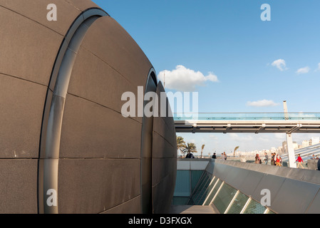 Planétarium et passerelle à Bibliotheca Alexandrina (Bibliothèque d'Alexandrie, Egypte) Banque D'Images