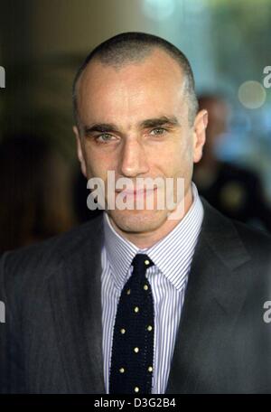 (Afp) - L'acteur britannique Daniel Day-Lewis pose d'une photo lors d'un dîner soirée avec d'autres qui sont en nomination aux oscars dans Beverly Hills, USA, 10 mars 2003. Day-Lewis est nominé comme meilleur acteur masculin pour son rôle dans le film de Martin Scorsese "Gangs of New York'. Banque D'Images