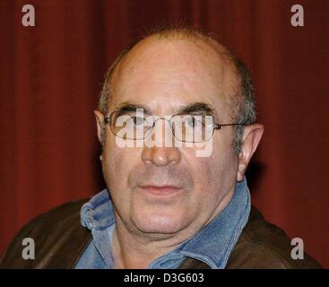 (Afp) - L'acteur britannique Bob Hoskins ('Au-delà de la mer", "l'ennemi aux portes'), photographié à Potsdam, Allemagne, 20 novembre 2003. Banque D'Images