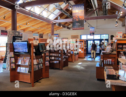 Le Parc National du Grand Canyon : Books & More (2011) Historique 0323 Banque D'Images