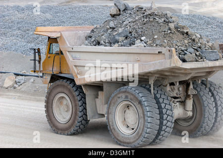 Construction de camion à benne à ciel ouvert l'industrie minière Caterpillar 777 Banque D'Images