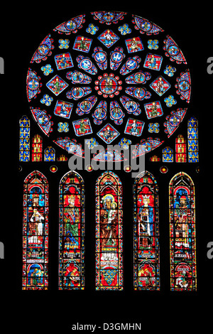 Cité médiévale Rose du transept nord de la cathédrale gothique de Chartres, France- circa 1235. Banque D'Images