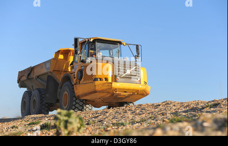 La régénération des plages à Hayling Island, Hampshire, Royaume-Uni, avec l'utilisation des machines de l'usine Banque D'Images