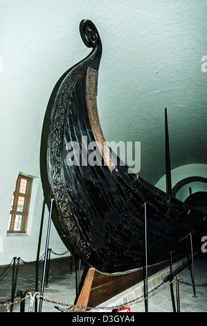 Le navire Oseberg, un bateau viking découvert dans un grand tumulus funéraire près de Tønsberg, Norvège Banque D'Images