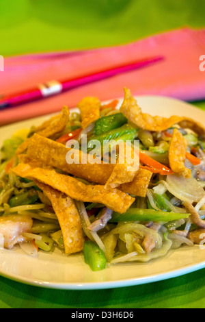 Chow mein combinaison de plats chinois. Banque D'Images