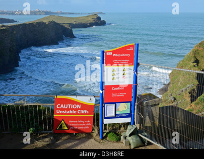 Partie de la south west coast path à newquay à Cornwall, uk, fermée en raison de la forte pluie dans la zone Banque D'Images