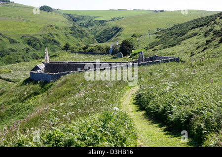 Les ruines de l'église de St Jean l'Évangéliste au-dessus de la ville de Gardenstown dans le nord-est de l'Ecosse Banque D'Images