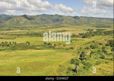 Mirador de la Loma del Puerto de vue avec une vue sur la vallée de moulins à sucre près de Trinidad, Cuba Banque D'Images