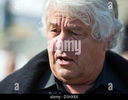 Fichier - Un fichier photo datée du 16 septembre 2012 co-fondateur de SAP montre Hasso Plattner, représenté à Potsdam, en Allemagne. Plattner a rejoint l 'engagement de donner', une initiative lancée par des milliardaires américains Bill Gates et Warren Buffet selon les médias le 20 février 2013. Plattner se joint à 12 familles de l'extérieur de la France en promettant de donner au moins la moitié de leur richesse. Photo : Patrick Pleul Banque D'Images
