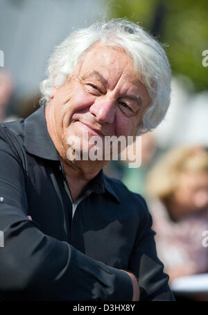Fichier - Un fichier photo datée du 16 septembre 2012 co-fondateur de SAP montre Hasso Plattner, représenté à Potsdam, en Allemagne. Plattner a rejoint l 'engagement de donner', une initiative lancée par des milliardaires américains Bill Gates et Warren Buffet selon les médias le 20 février 2013. Plattner se joint à 12 familles de l'extérieur de la France en promettant de donner au moins la moitié de leur richesse. Photo : Patrick Pleul Banque D'Images