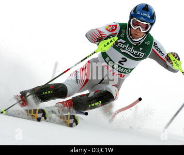 (Afp) - Le skieur Autrichien Benjamin Raich descente courses au cours de l'événement au Championnats du Monde de Ski Alpin à Bormio, Italie, 12 février 2005. Banque D'Images