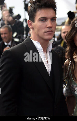 (Afp) - L'Acteur Jonathan Rhys-Meyers apparaît pour la première de son nouveau film 'Match Point' à la 58e Festival International du Film à Cannes, France, 12 mai 2005. Banque D'Images