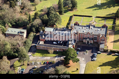 Vue aérienne de l'Est et le centre de conférence Hall Hampstead près de Bracknell, Berkshire Banque D'Images