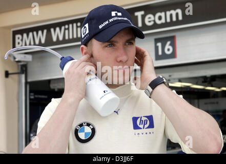 (Afp) - L'Allemand pilote de Formule 1 Nick Heidfeld de l'équipe BMW-Williams à la formule une piste près de Manama, Bahreïn, le 2 avril 2005. Le Grand Prix de Bahreïn a eu lieu le 3 avril 2005. Banque D'Images