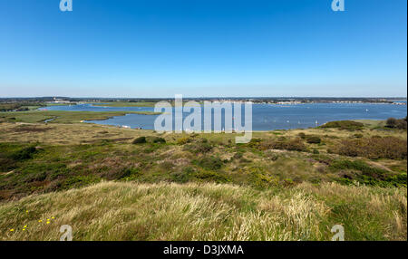 Vue grand angle de Christchurch Harbour, Dorset et le port d'Hengistbury Head Banque D'Images