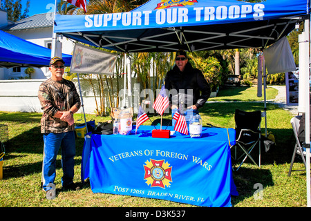 Dons pour appuyer nos troupes tente au Cortez Fish Festival en Floride Banque D'Images