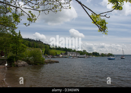 Vue sur la baie de Waterhead Windermere Banque D'Images