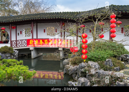 Lanternes rouges décorer, Dr Sun Yat Sen Jardin pour le Nouvel An Chinois, Chinatown, Vancouver, British Columbia, Canada Banque D'Images