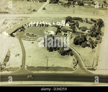 Cette photographie aérienne capture une vue panoramique de la région de San Diego, mettant en valeur l'aménagement urbain de la ville, les caractéristiques côtières et la géographie environnante. Banque D'Images