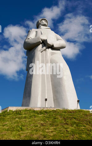 L'Aliocha war memorial domine la ville de Mourmansk, dans le Nord de la Russie Banque D'Images