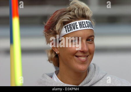 (Afp) - L'Allemand Steffi Nerius est photographié à la qualification du javelot lors de la 10e Championnats du monde d'athlétisme de l'IAAF, Helsinki, Finlande, le vendredi, 12 août 2005. Photo : ARNE DEDERT Banque D'Images