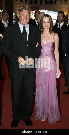 (Afp) - Le couple intérimaire Harrison Ford et Calista Flockhart arrivent à la première du film 'fragile' au Festival International du Film à Venise, Italie, 02 septembre 2005. Photo : Hubert Boesl Banque D'Images