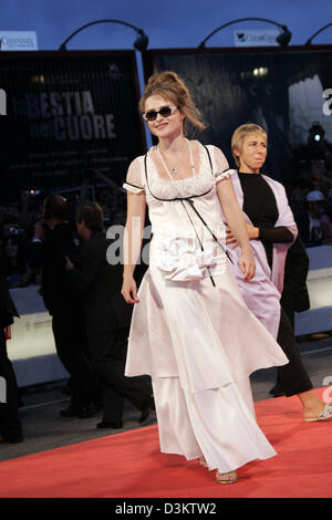 (Afp) - l'image montre l'actrice britannique Helena Bonham Carter à l'avant-première du film de Tim Burton nous directeur du nouveau film en compétition, "Tim Burton's Corpse Bride', à la 62e Festival International du Film de Venise, Italie, le mercredi 07 septembre 2005. Photo : Hubert Boesl Banque D'Images