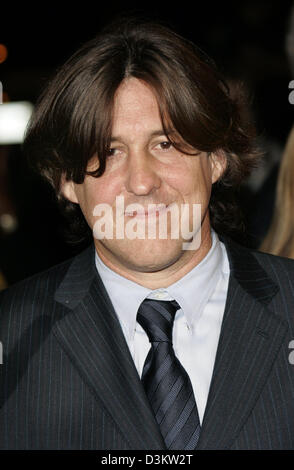 (Dpa) - Directeur Cameron Crowe est photographié à la première du film "Elizabethtown" au 30e Festival du film à Toronto, samedi, 10 septembre 2005. Photo : Hubert Boesl Banque D'Images