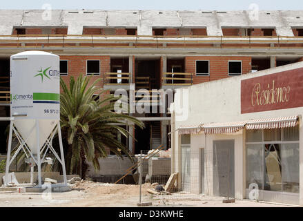 (Afp) - La photo du 13 juillet 2005 montre un bâtiment de shell à Javea sur la Costa Blanca, Espagne. Photo : Alexander Ruesche Banque D'Images