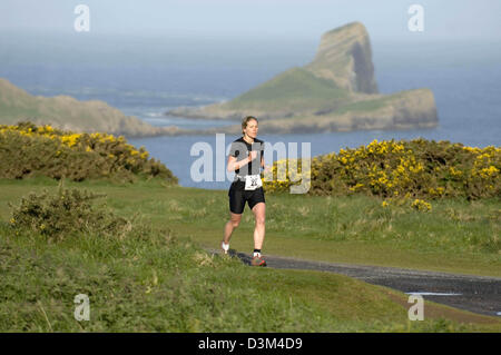 Les vers Pointe à Rhossili Beach sur la péninsule de Gower, près de Swansea, Royaume-Uni. Banque D'Images
