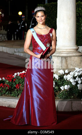 (Afp) - La princesse Victoria de Suède arrive à l'opéra de Monte-Carlo après la cérémonies marquant l'investiture officielle du Prince Albert II comme le nouveau souverain de Monaco à Monte Carlo, Monaco, 19 novembre 2005. (Pays-bas) Banque D'Images