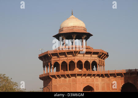 L'accès au Taj Mahal, Agra, Uttar Pradesh, Inde. Banque D'Images