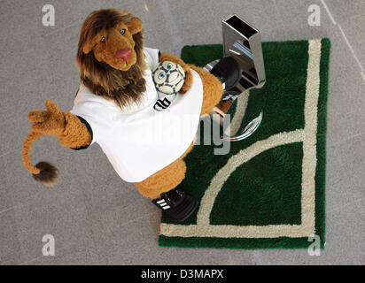 GOLEO VI et pille la mascotte de la Coupe du Monde FIFA 2006 COLOGNE RHEINENERGIESTADION ALLEMAGNE 20 Juin 2006 Photo Stock - Alamy