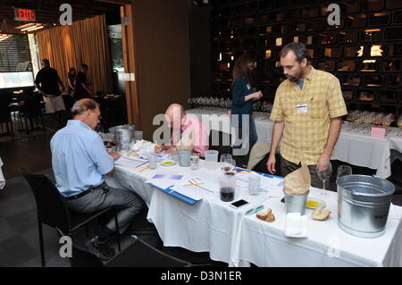 Concours de dégustation de vin dans la région de New Haven CT USA Banque D'Images