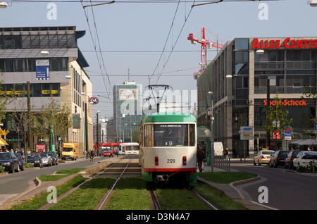 Magdeburg, Allemagne, vue sur la ville, une large voie Banque D'Images