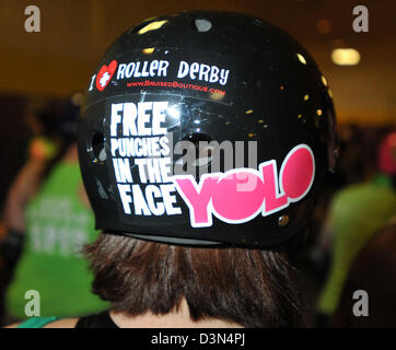 Roller Derby League amateur dans la région de Groton, CT la collecte de fonds pour les victimes de la fusillade de Newtown Banque D'Images