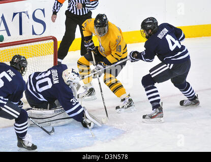 Quinnipiac University Vs UCONN match de hockey d'action. 2/22/2013. Il fait Quinnipiac aux championnats nationaux en 2013 Banque D'Images