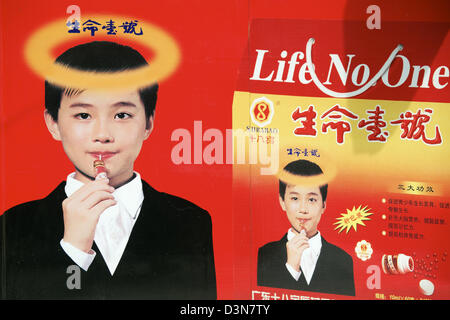 Publicité de SHENG-MING-Yi-HAO ou No Life l'un des aliments de santé à Nanchang, Jiangxi, Chine. Banque D'Images