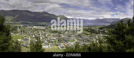 Vue panoramique du haut de Mt. Au-dessus d'une planche à repasser, Wanaka, Wanaka, regardant vers le bas sur avec Mt. Le Parc National en herbe dans la distance. Banque D'Images