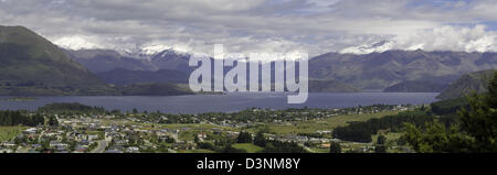 Vue panoramique du haut de Mt. Au-dessus d'une planche à repasser, Wanaka, Wanaka, regardant vers le bas sur avec Mt. Le Parc National en herbe dans la distance. Banque D'Images