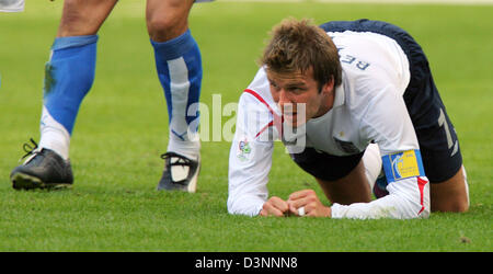 Angleterre David Beckham internationale se tourne vers l'arbitre, en Coupe du Monde 2006 match du groupe B de l'Angleterre contre le Paraguay à Francfort, Allemagne, samedi, 10 juin 2006. Photo : Arne Dedert Banque D'Images