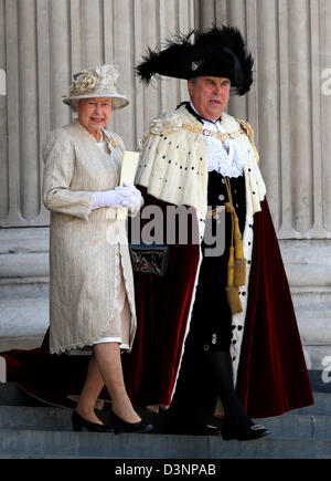 La photo montre le Queen Elisabeth II à la Cathédrale St Paul pour un service d'action de grâce en l'honneur de son 80e anniversaire à Londres, Royaume-Uni,Mercredi, 15 juin 2006.La 80e anniversaire officiel de la Reine aura lieu ce prochain Samedi, 17 juin 2006. (Pays-bas) Banque D'Images